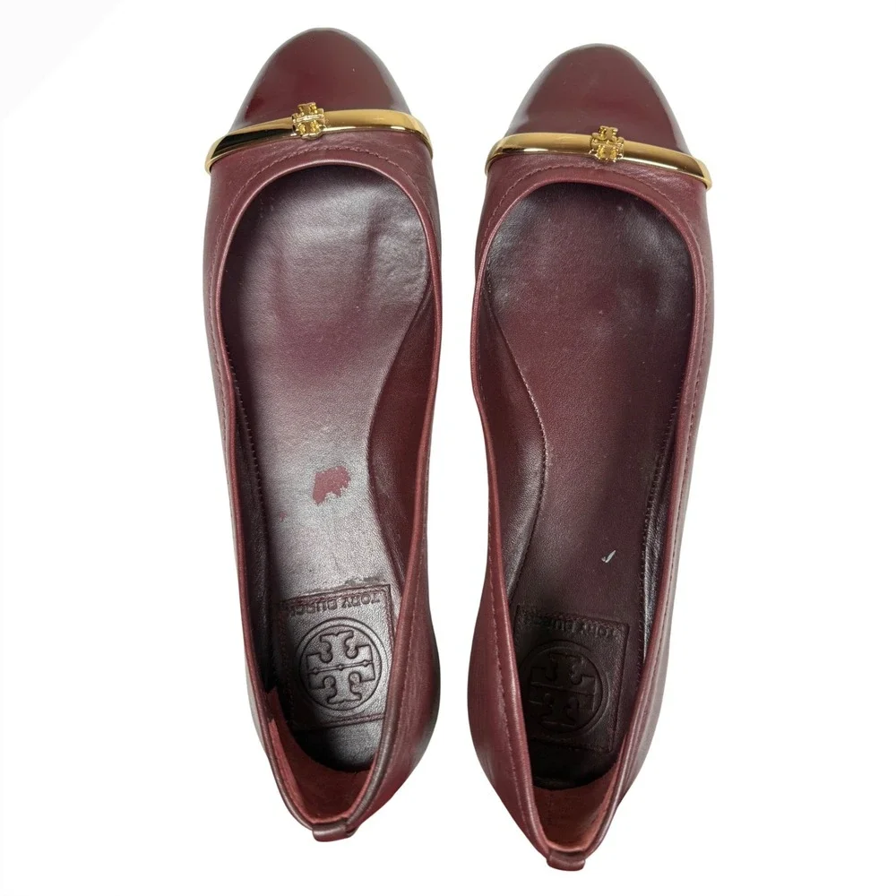 TORY BURCH Burgundy Leather Patent Cap Toe Gold Logo Ballet Flats Size 7M